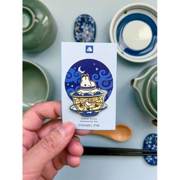 Gaiwan Bunny Enamel Pin - Chamomile Tea & Rabbit Jewelry - Celestial Brooch - Picture 8 of 9